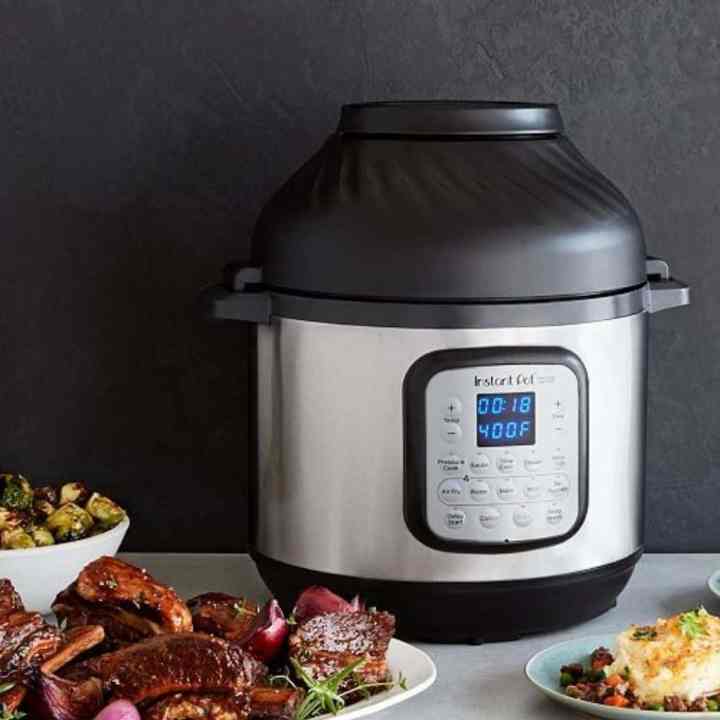 Instant Pot 6 Quart Duo Crisp + Air Fryer - New